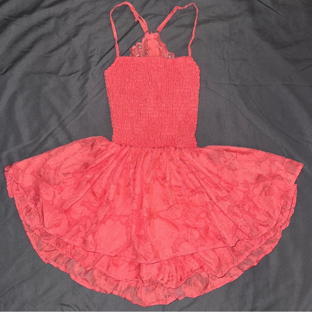Pink flowey Dress with laced Back
